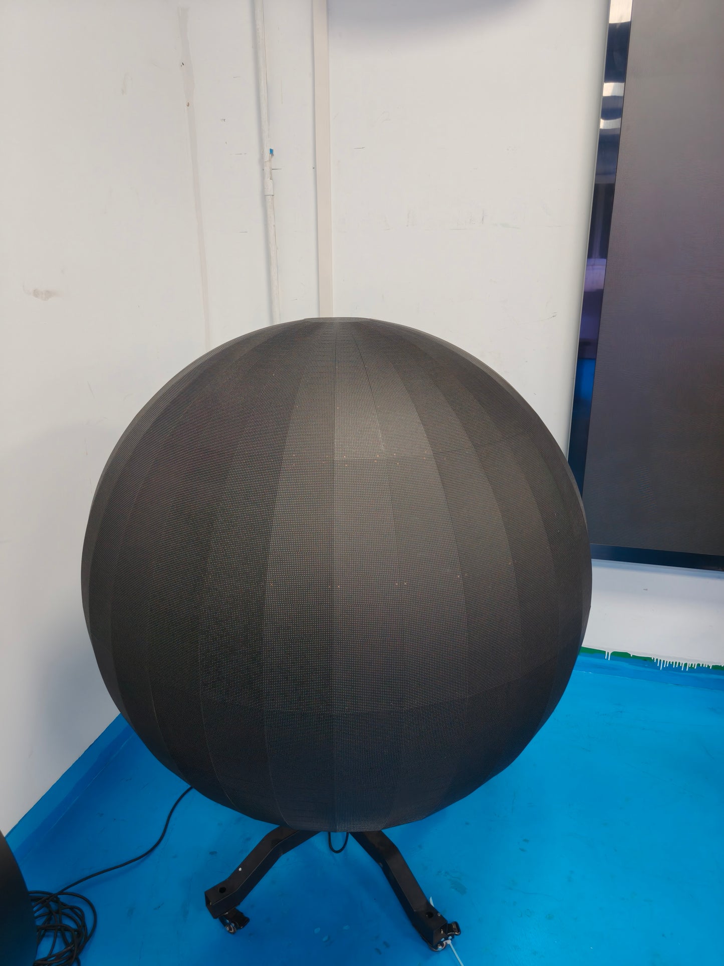 Indoor Spherical Screen, Creating a Unique Visual Focus in the Space (Price for reference)