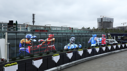 Holographic Invisible LED Display – 99% Transparent, ≤3mm Ultra-Thin Screen for Glass Curtain Walls & Retail Windows
